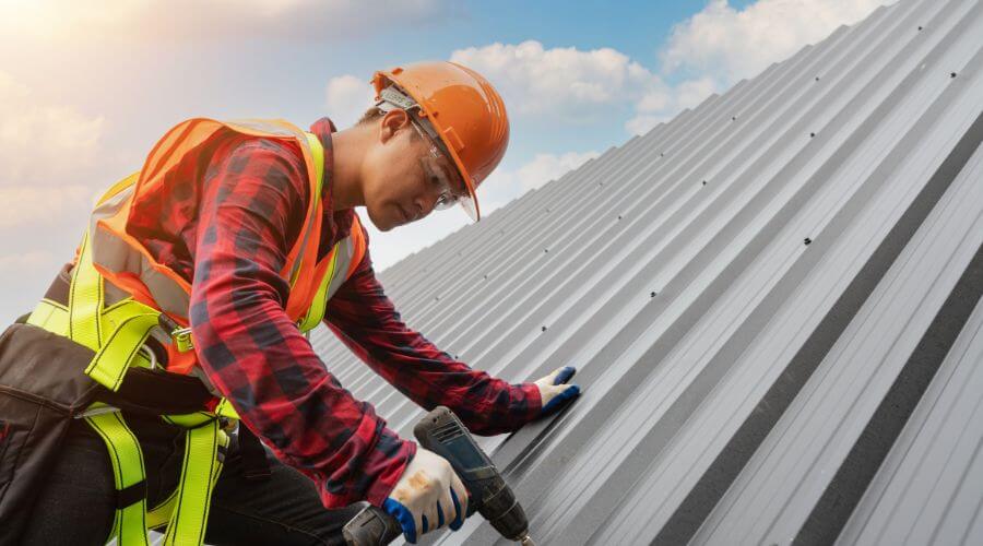 Professional Emergency Roof Repairs services in Slade, KY